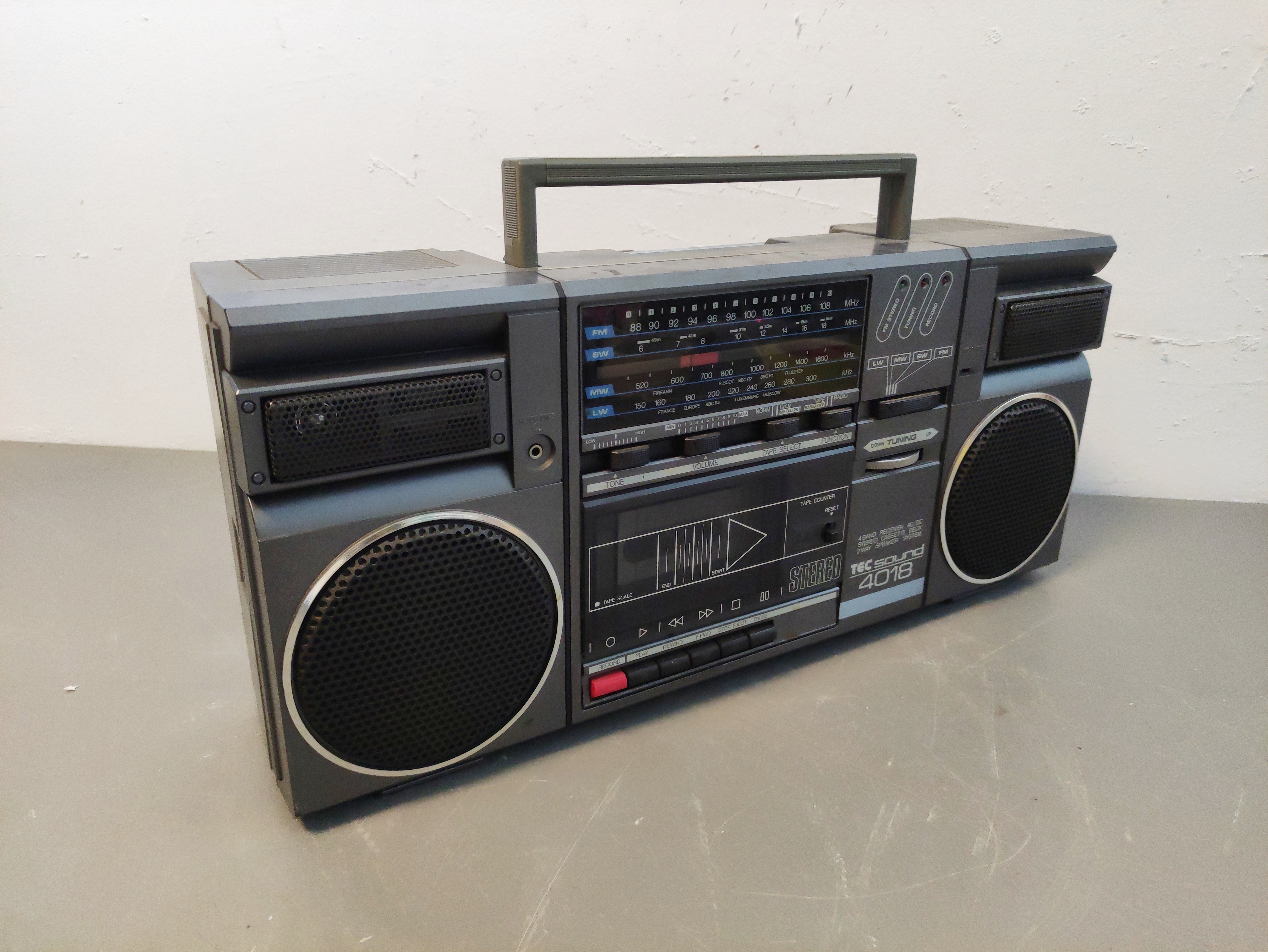 radio cassette tec +caja func 22-27x48x12 1u